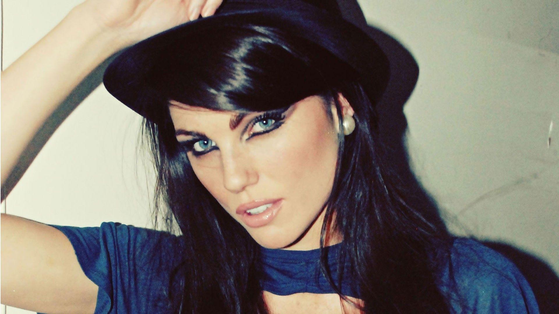 Louise Cliffe Wallpapers