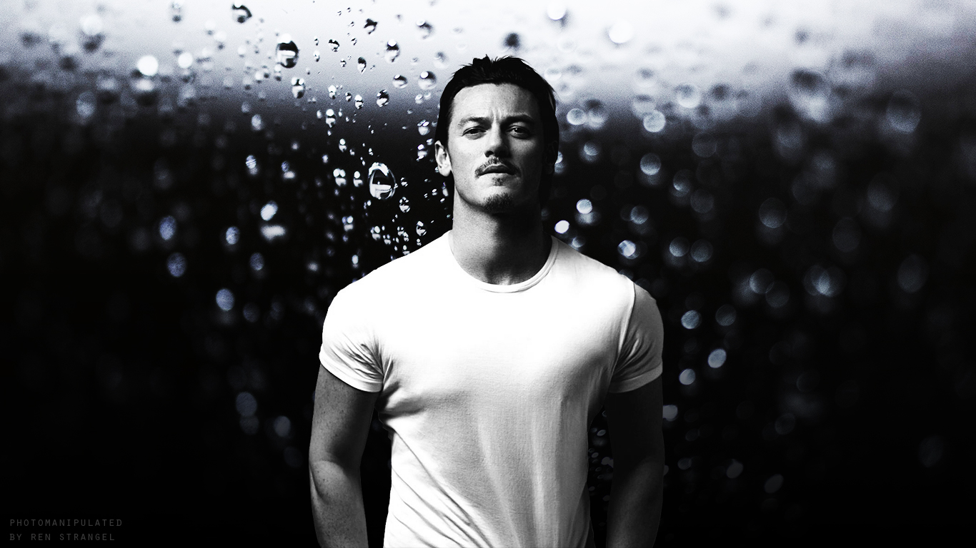 Luke Evans Wallpapers