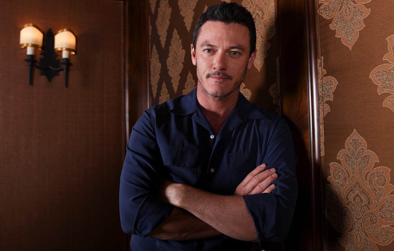 Luke Evans Wallpapers