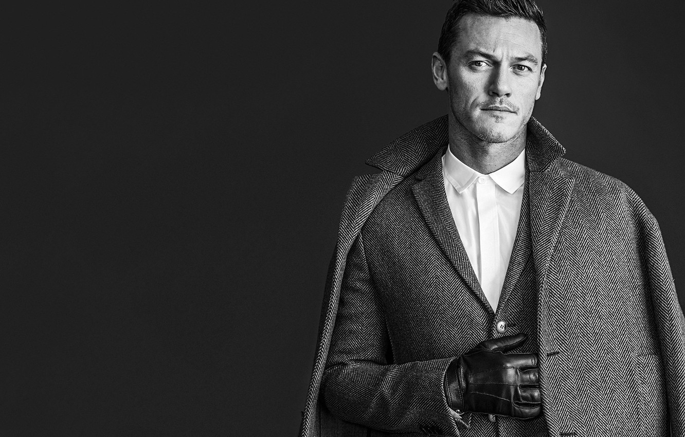 Luke Evans Wallpapers