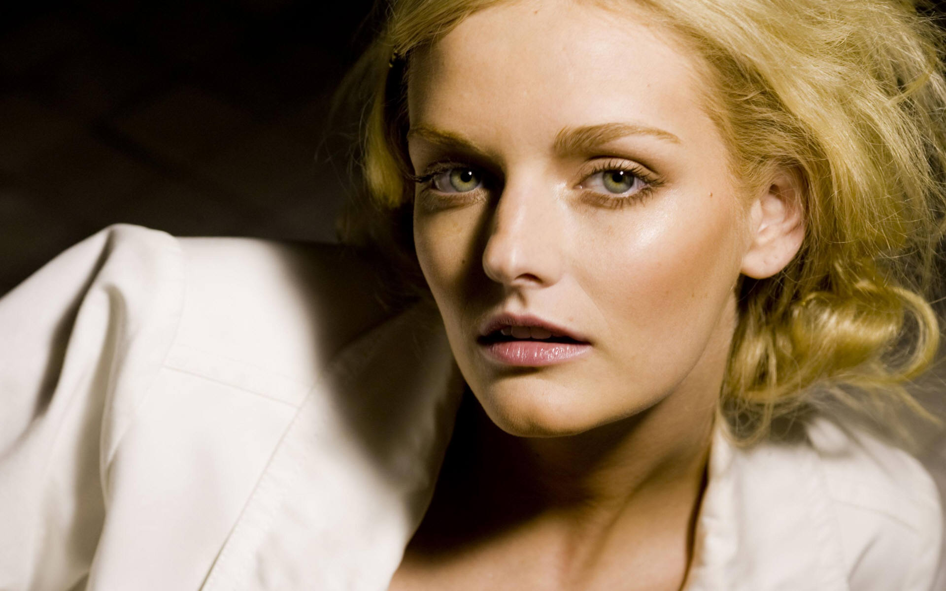 Lydia Hearst-Shaw Wallpapers