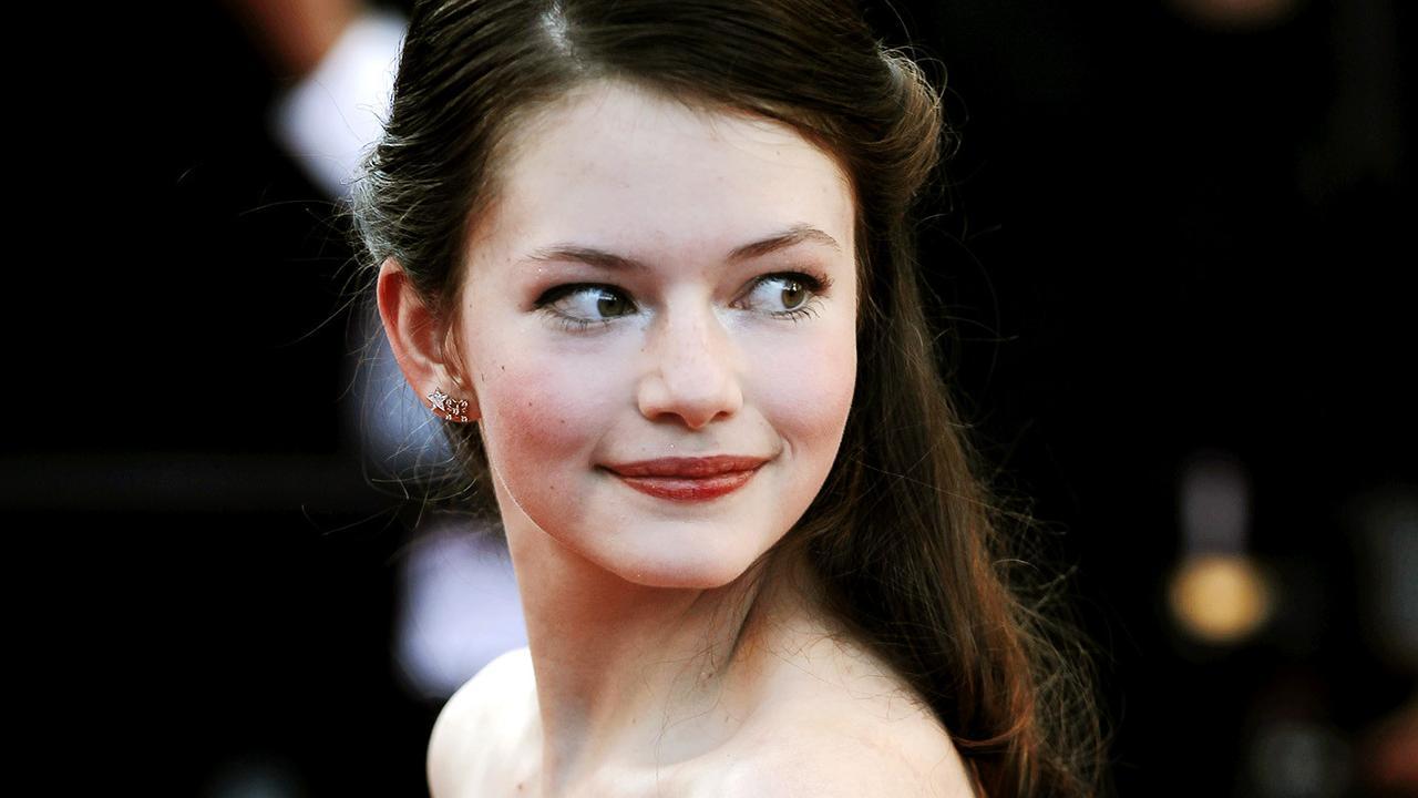 Mackenzie Foy Wallpapers