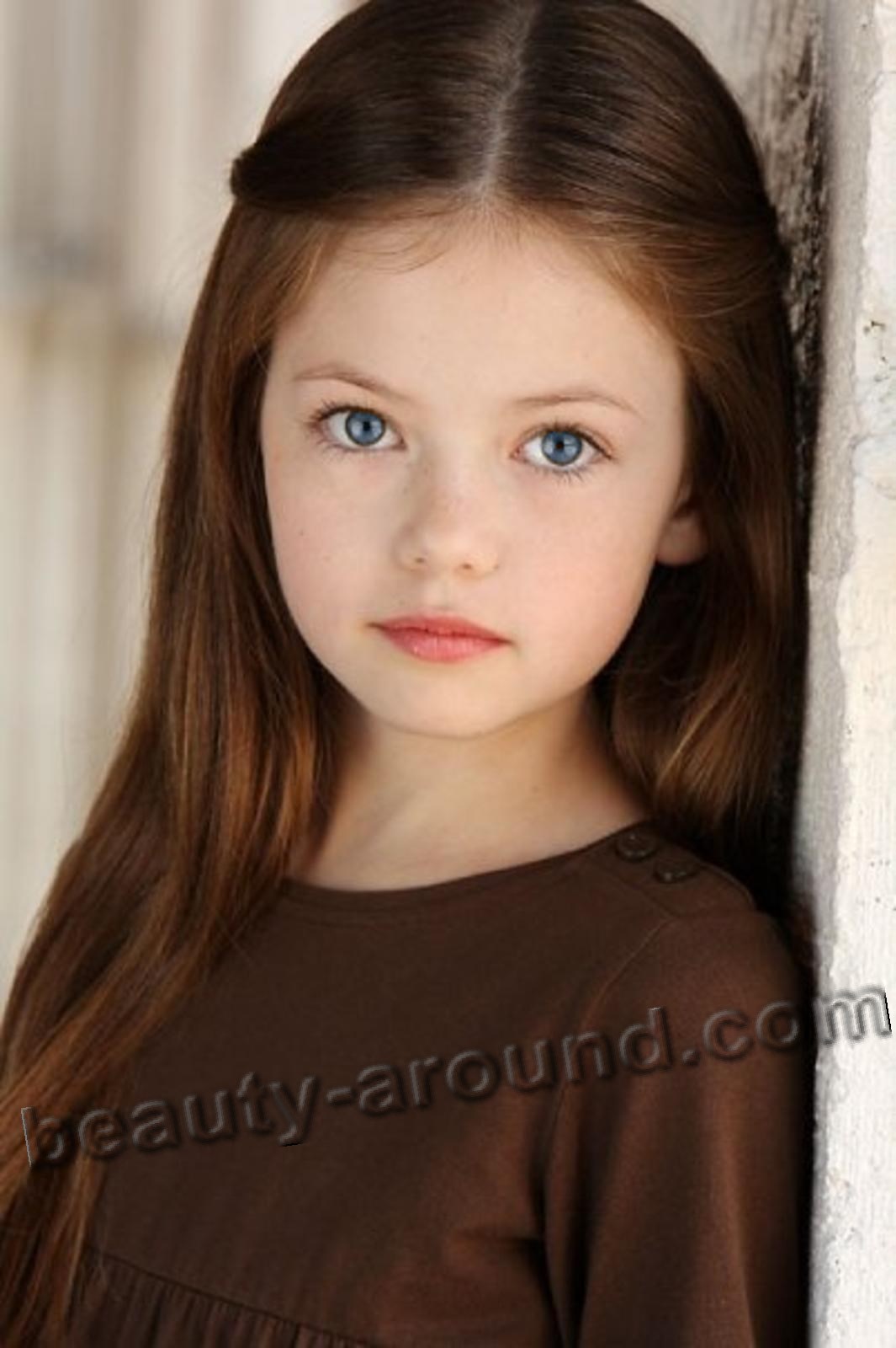 Mackenzie Foy Beautiful Wallpapers