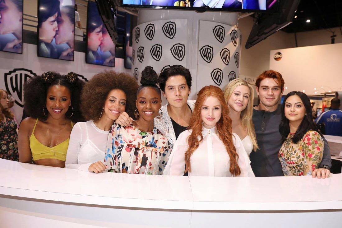 Madelaine Petsch Comic Con 2018 Wallpapers