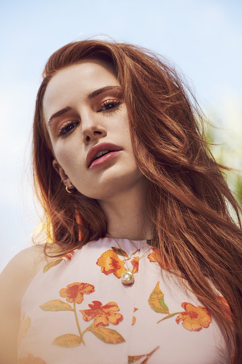 Madelaine Petsch in Riverdale Wallpapers