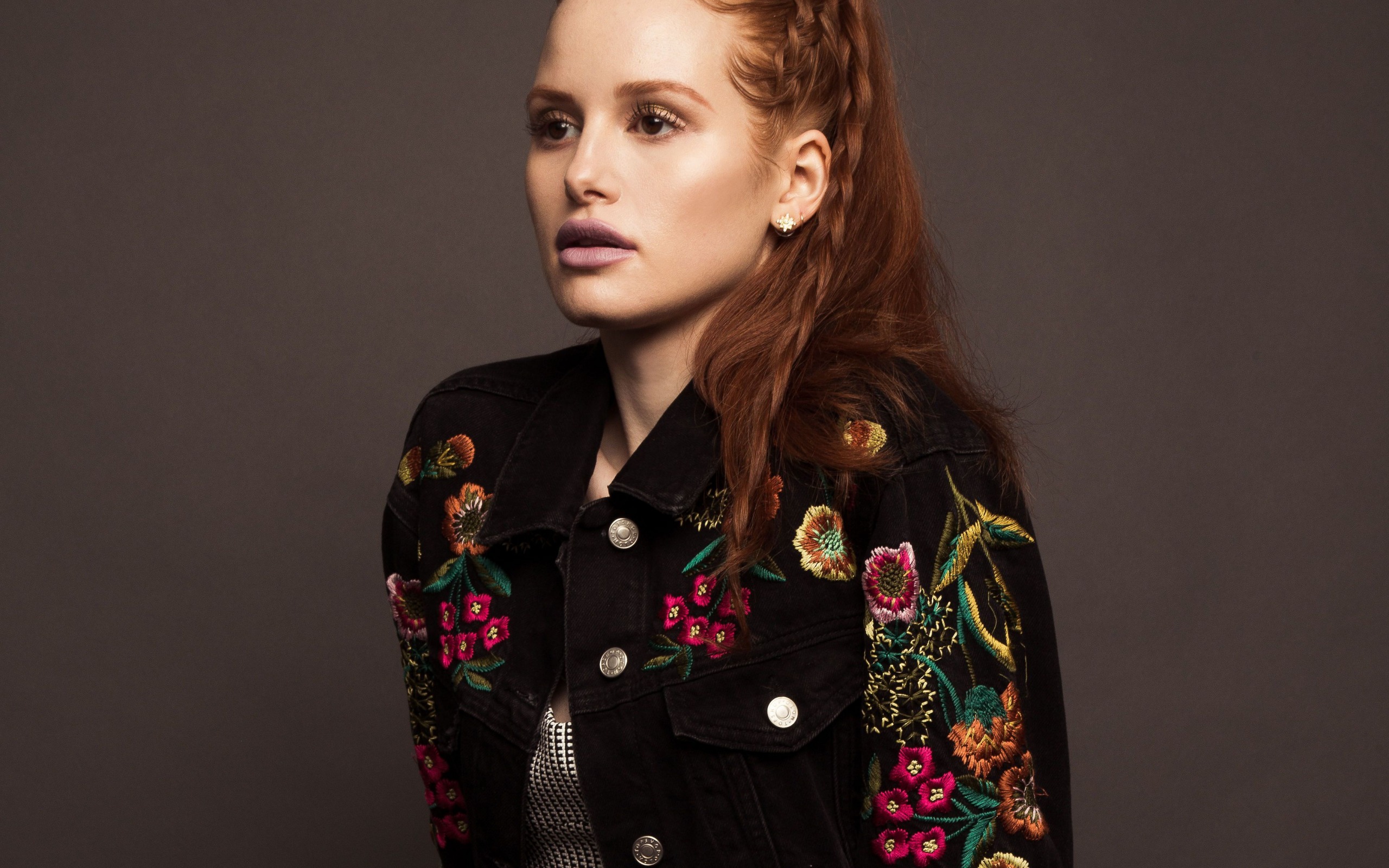 Madelaine Petsch Smiling Wallpapers