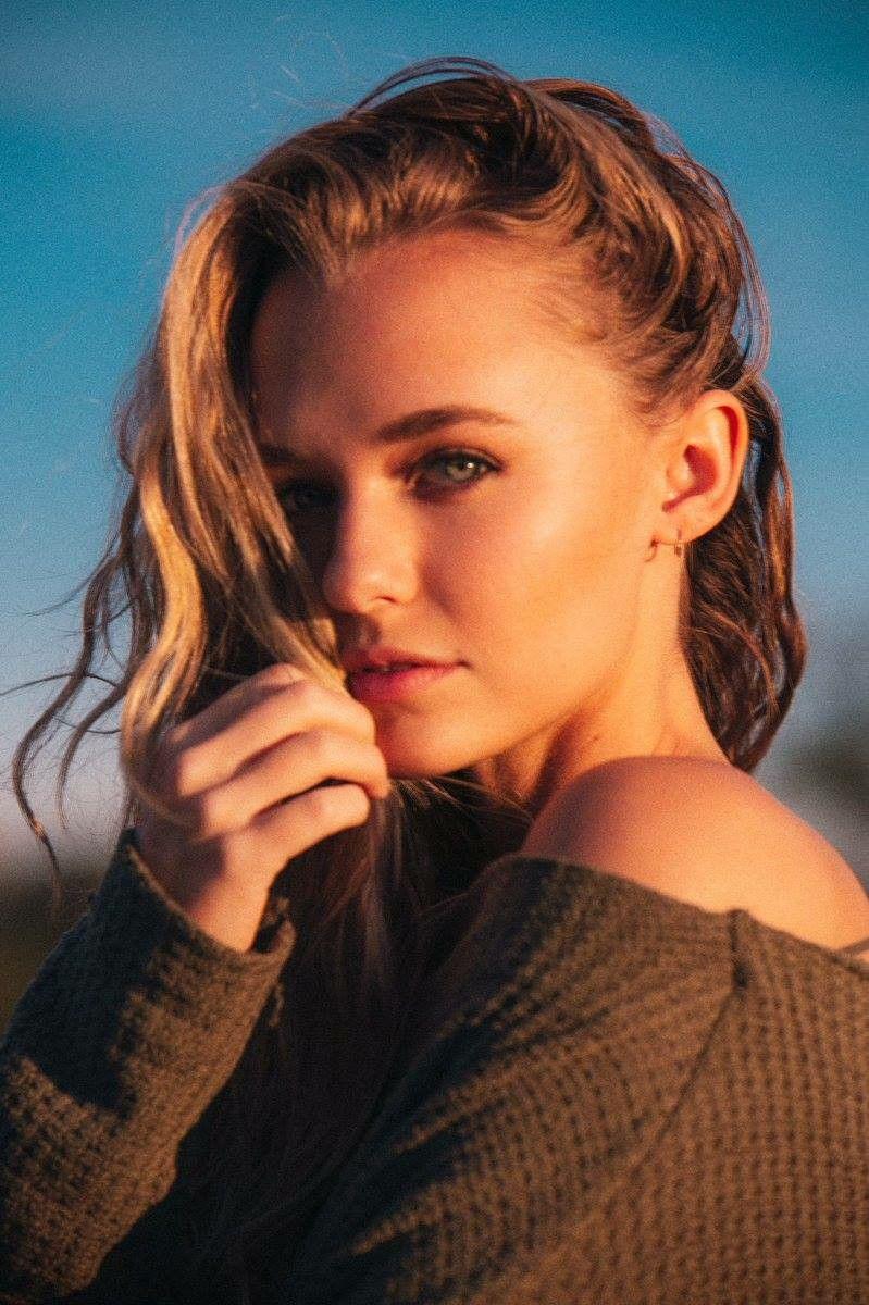 Madison Iseman 2020 Wallpapers