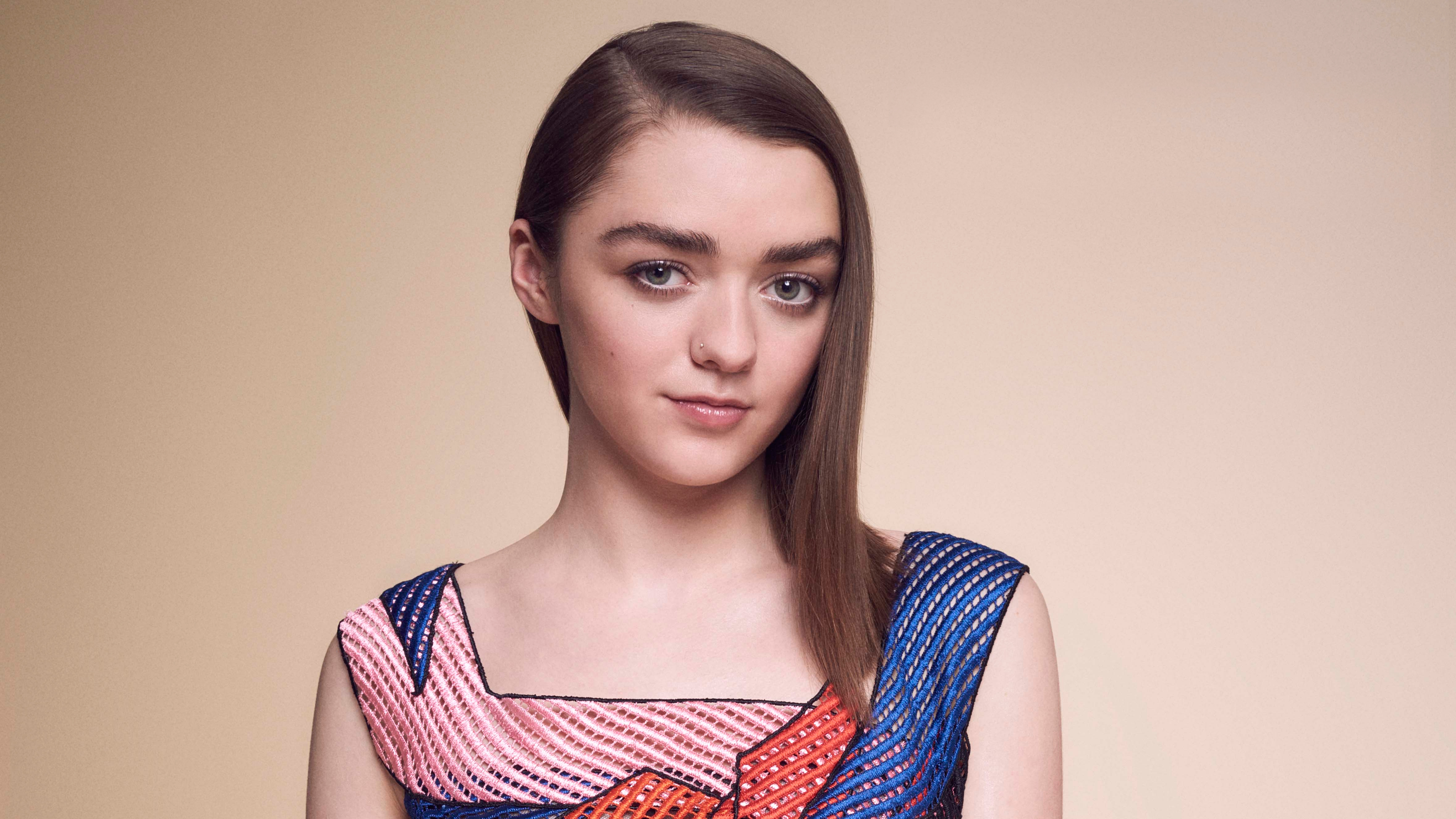 Maisie Williams 4K Pink Hair Wallpapers