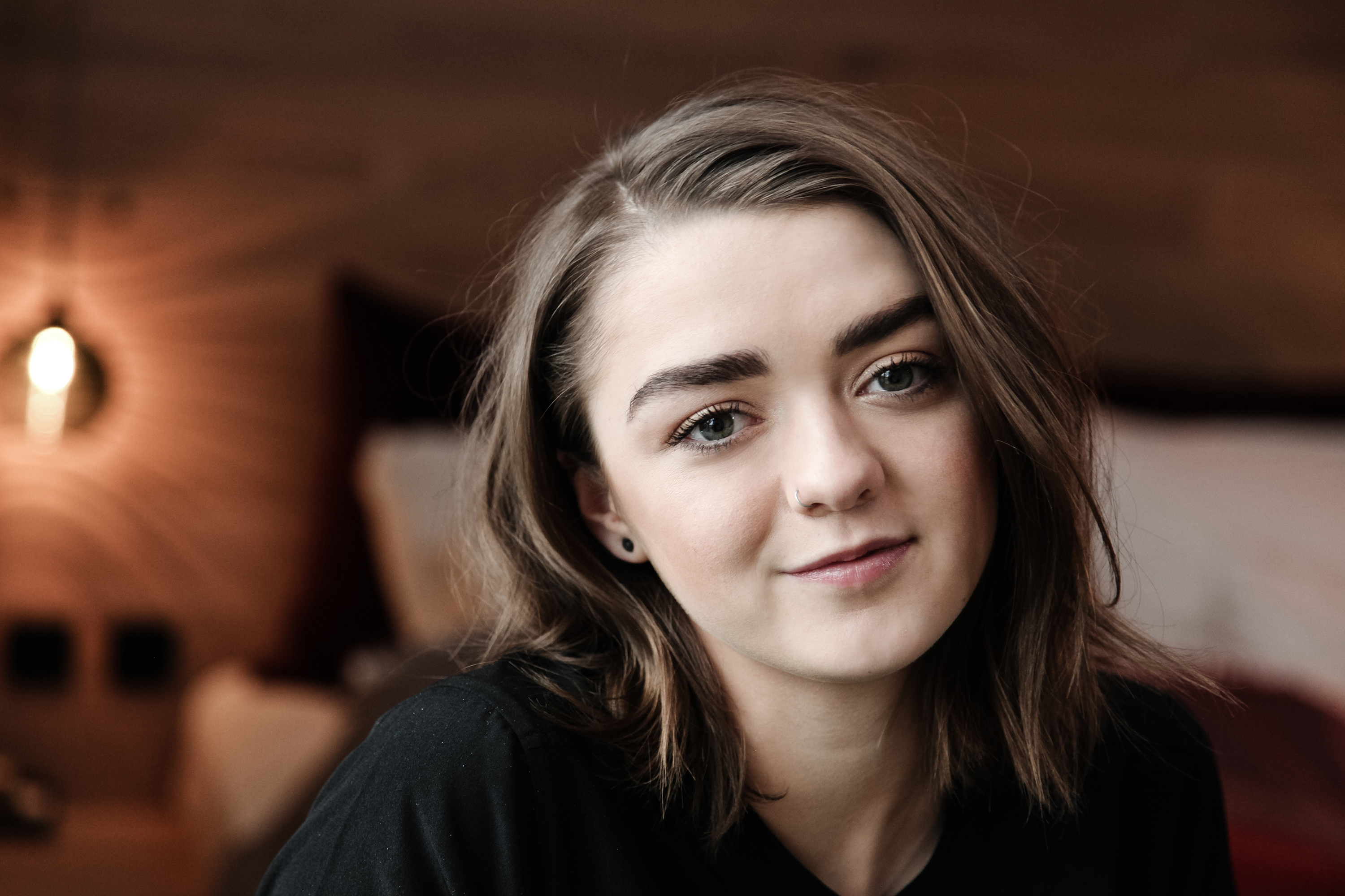 Maisie Williams 4K Pink Hair Wallpapers