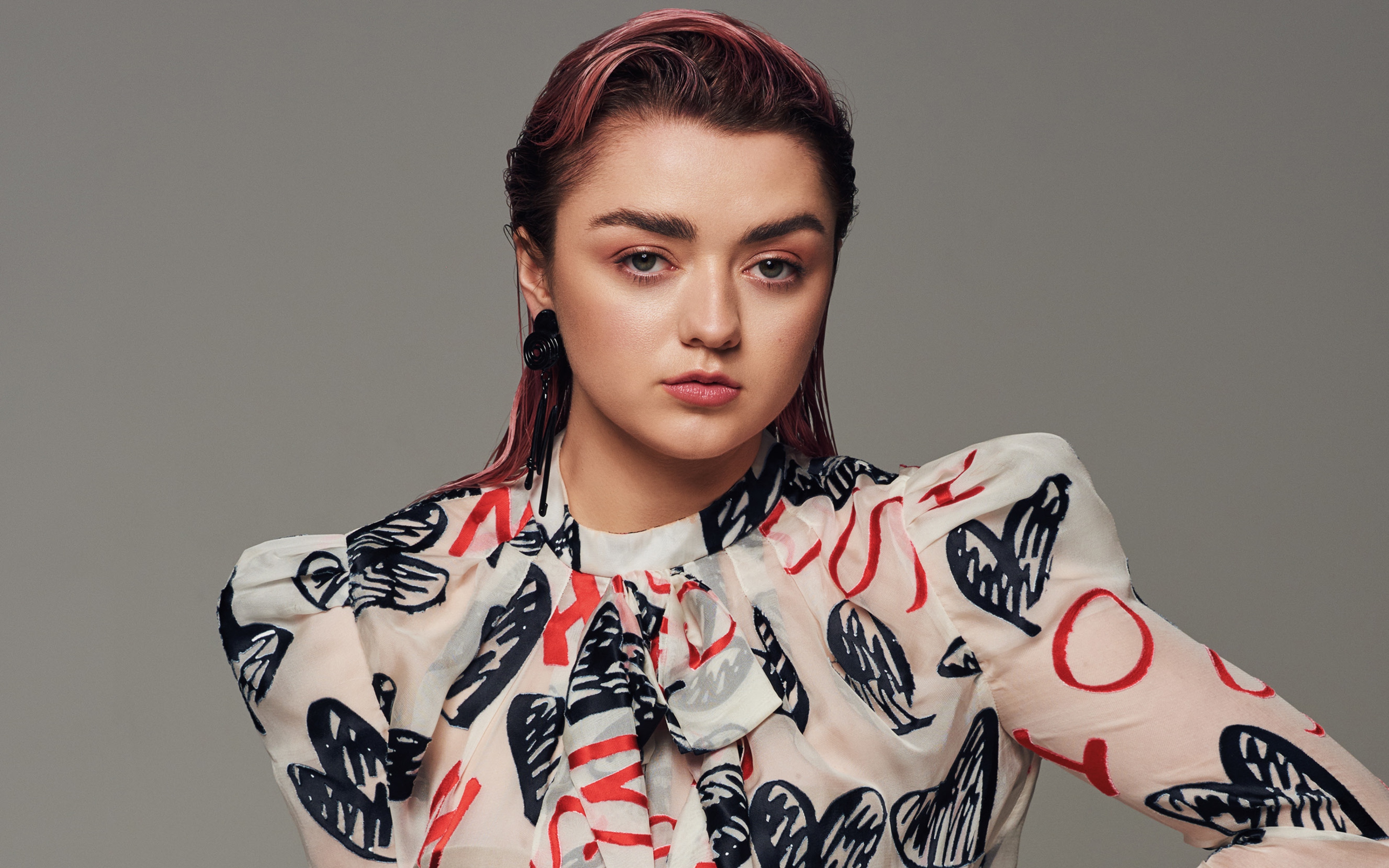 Maisie Williams 4K Pink Hair Wallpapers