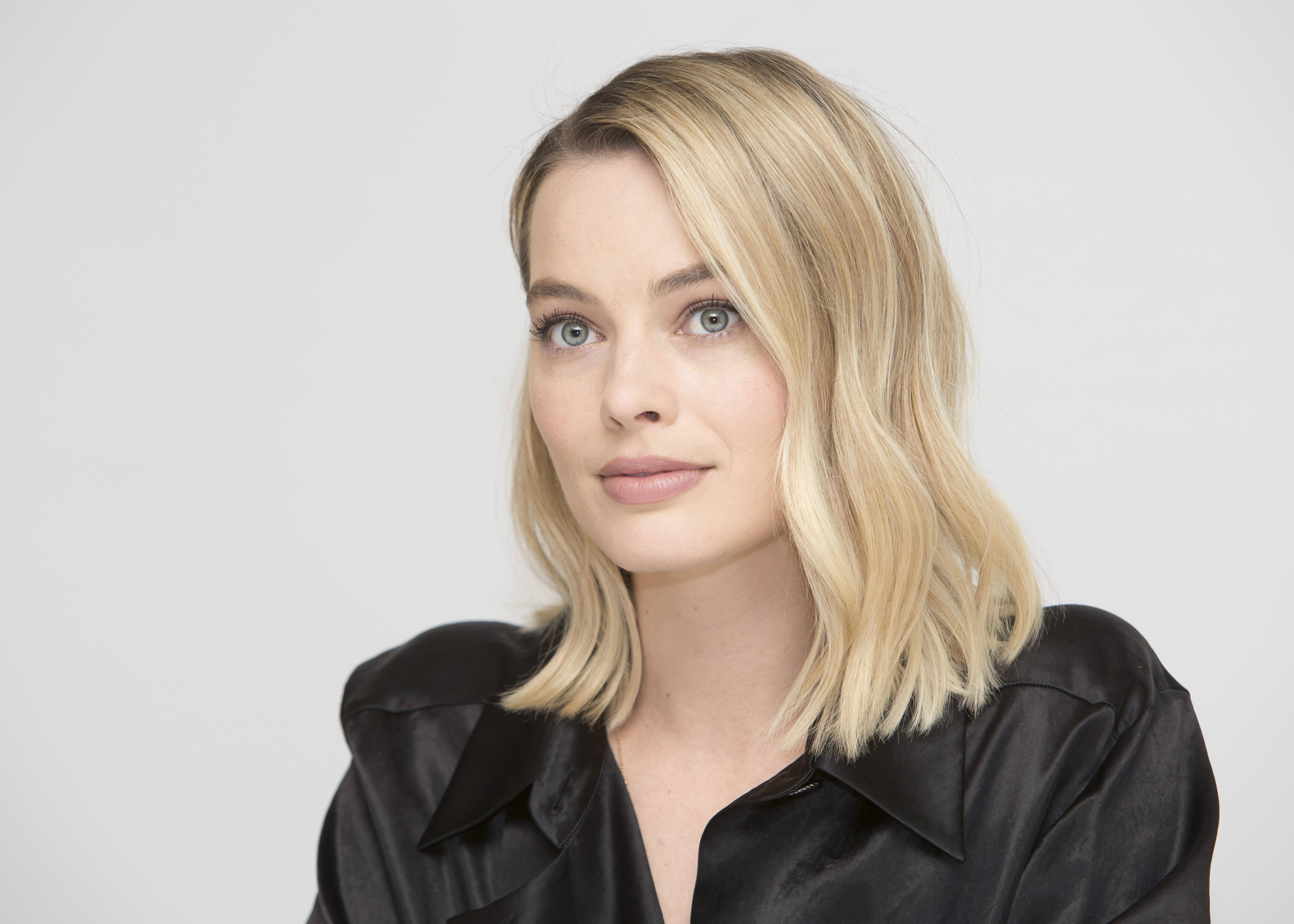 Margot Robbie Cute 2017 Wallpapers