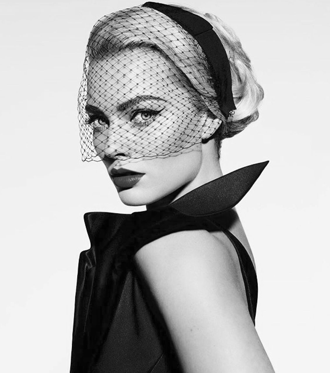 Margot Robbie Monochrome 2017 Wallpapers