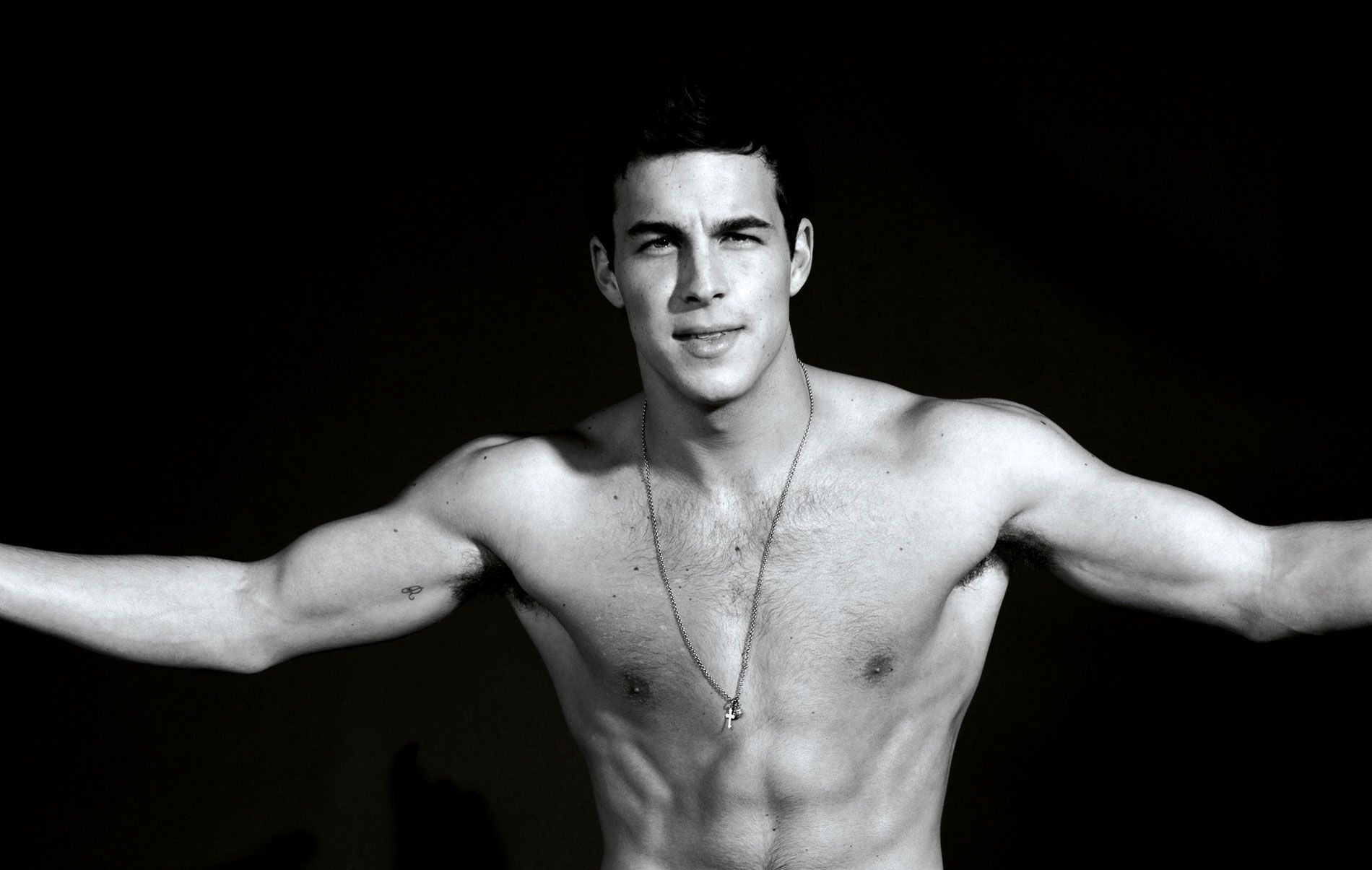 Mario Casas Wallpapers