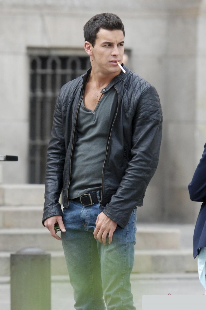 Mario Casas Wallpapers