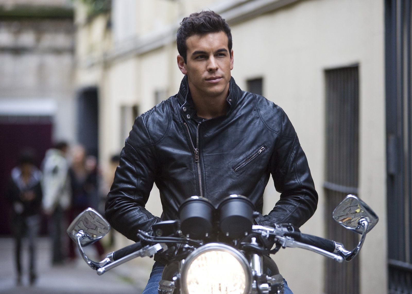 Mario Casas Wallpapers