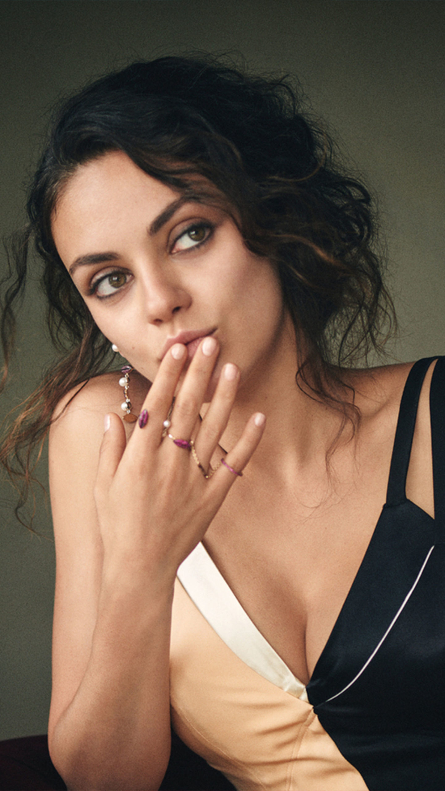 Mila Kunis Glamor Magazine Wallpapers