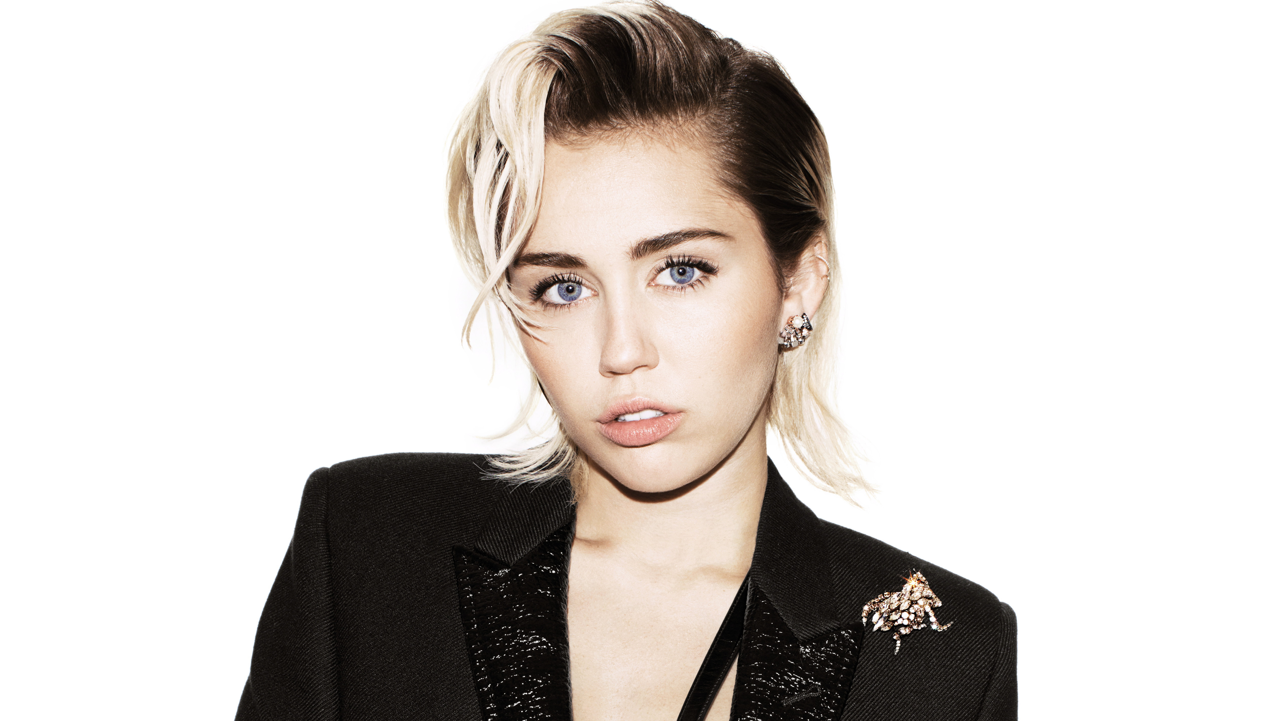 Miley Cyrus Monochrome 2017 Wallpapers