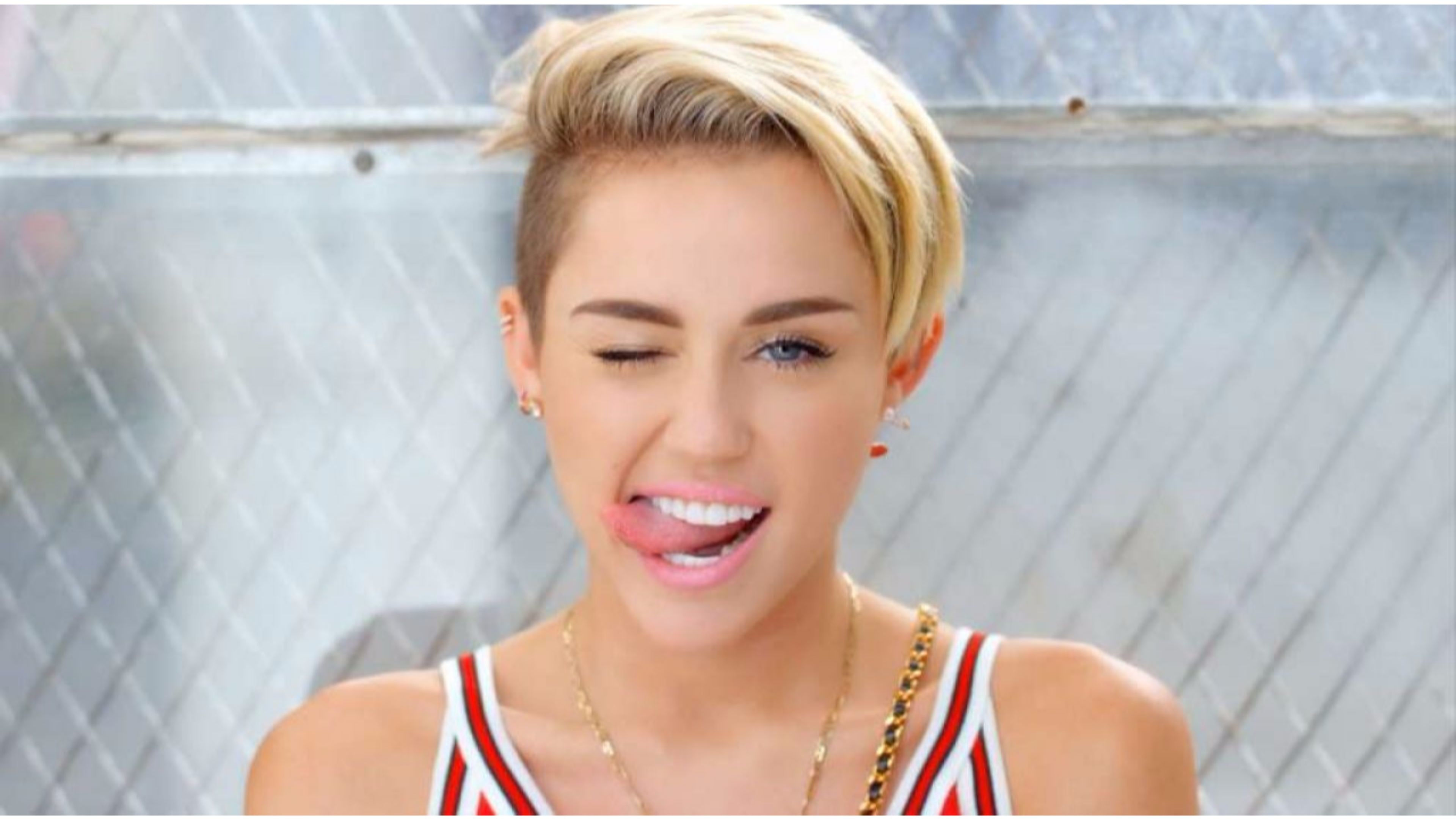 Miley Cyrus Monochrome 2017 Wallpapers