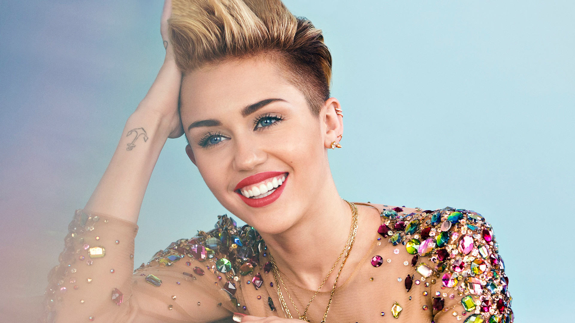 Miley Cyrus Monochrome 2017 Wallpapers