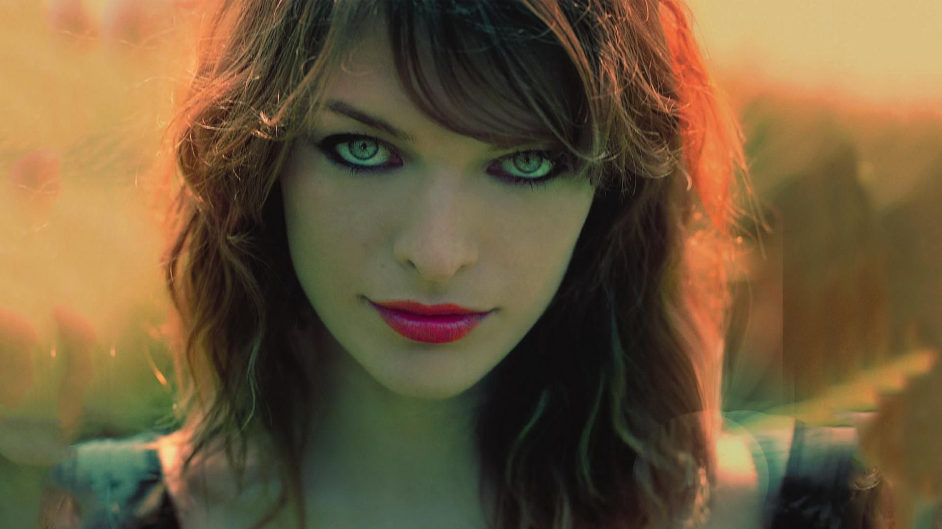 Milla Jovovich Wallpapers