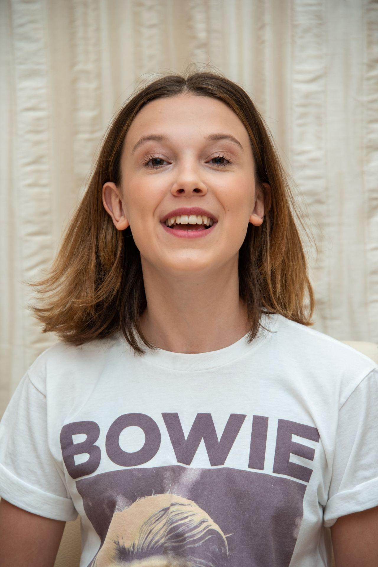 millie bobby brown smiling Wallpapers