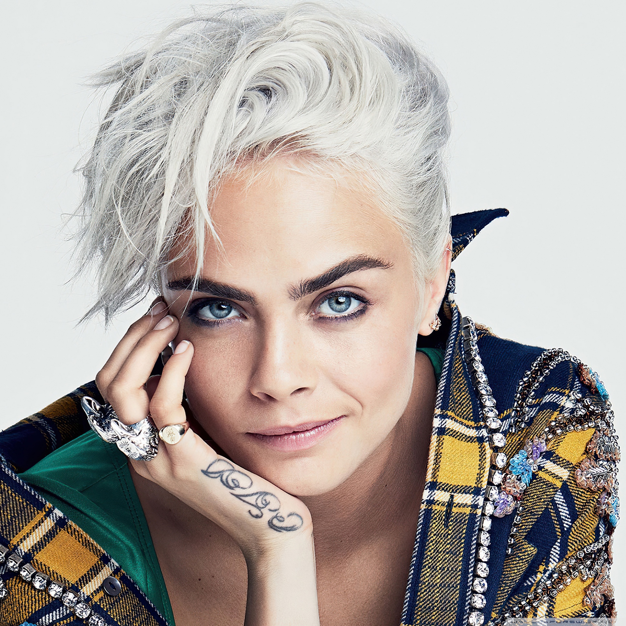 Model Cara Delevingne Short Hair Wallpapers