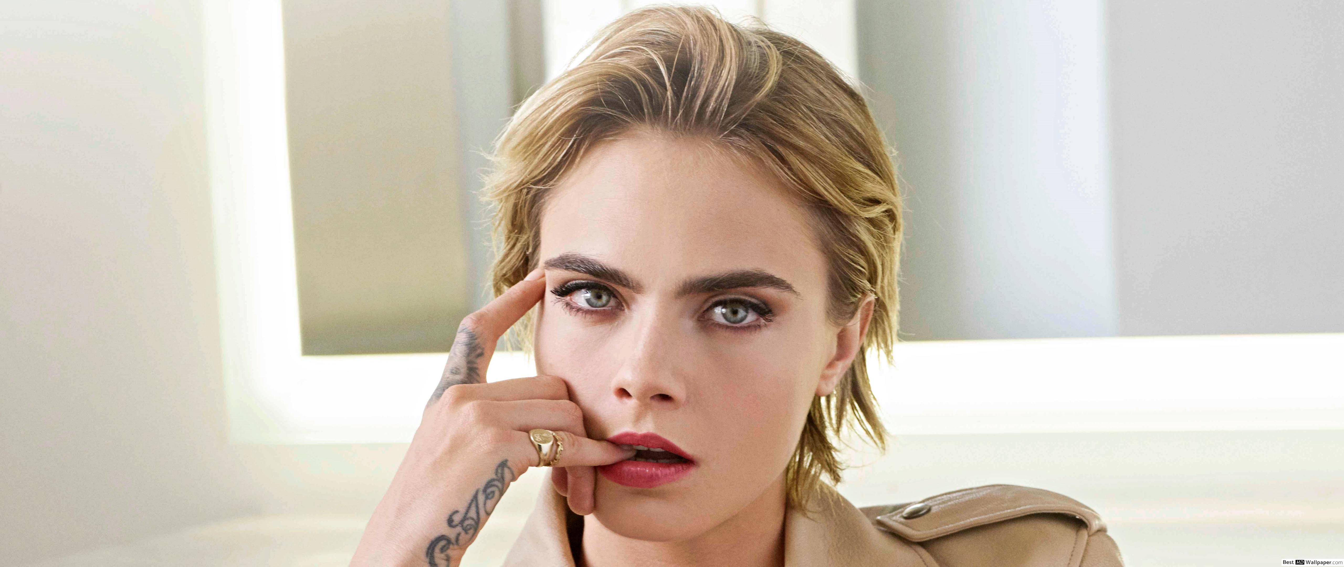 Model Cara Delevingne Short Hair Wallpapers