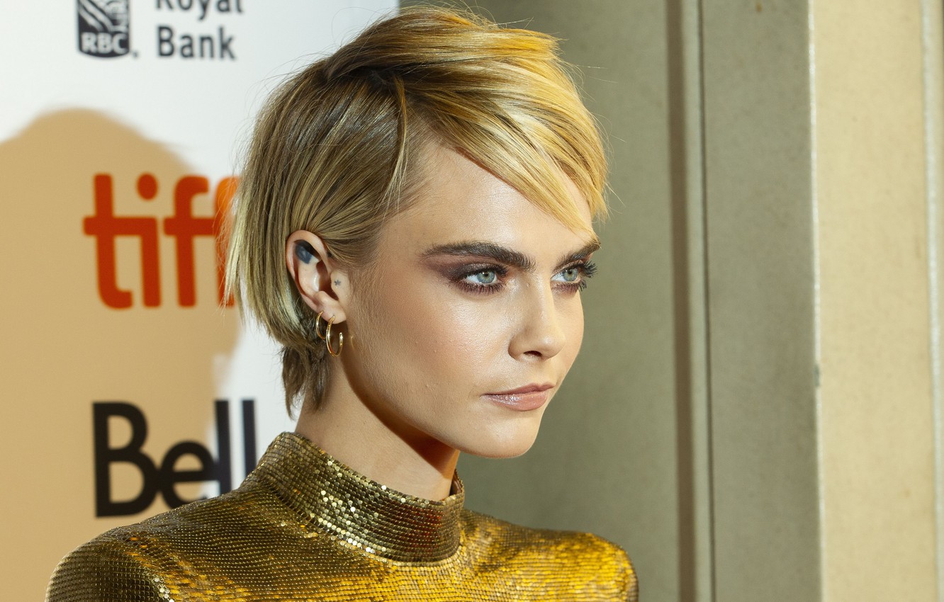 Model Cara Delevingne Short Hair Wallpapers