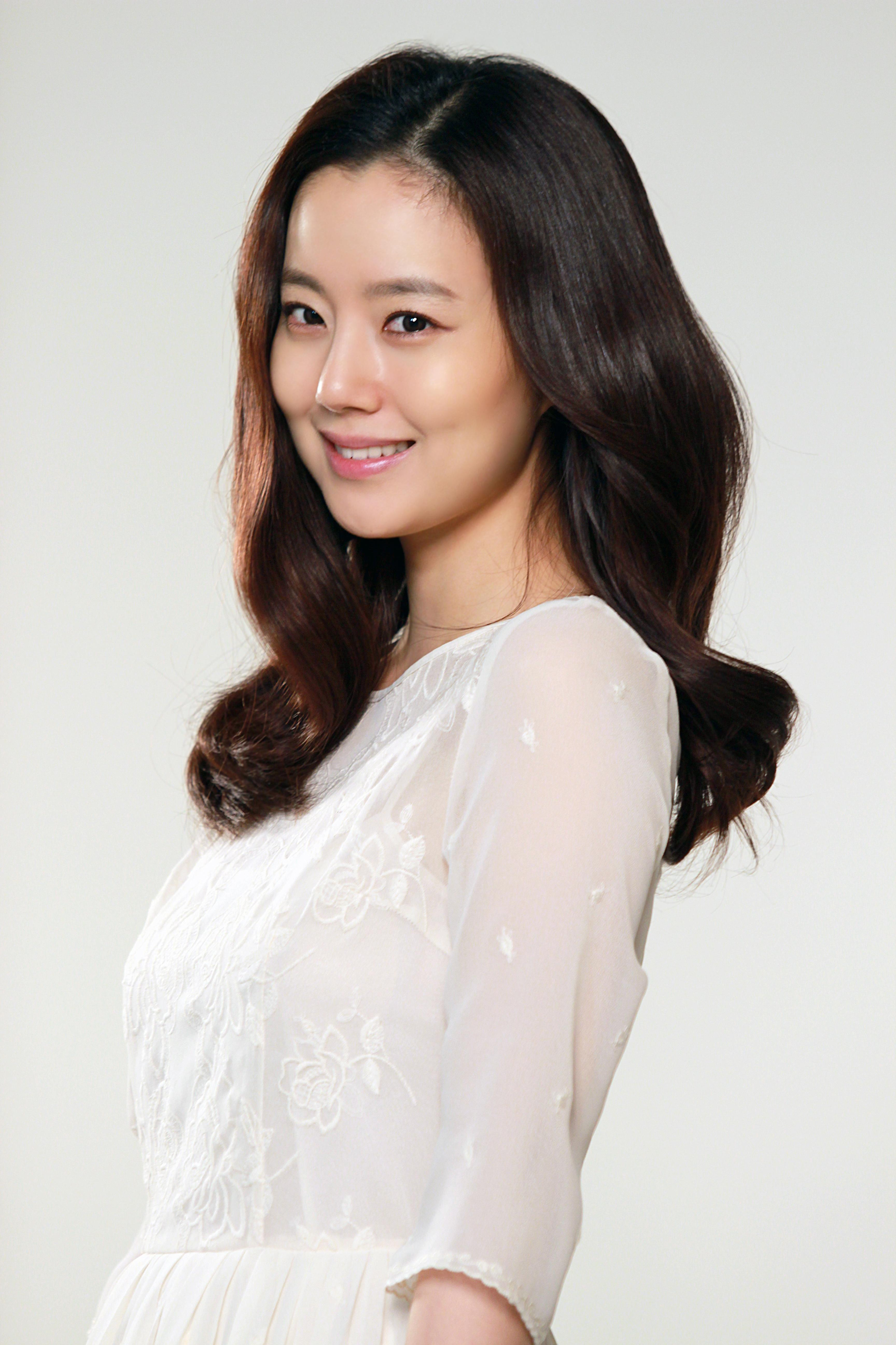 Moon Chae-won Wallpapers