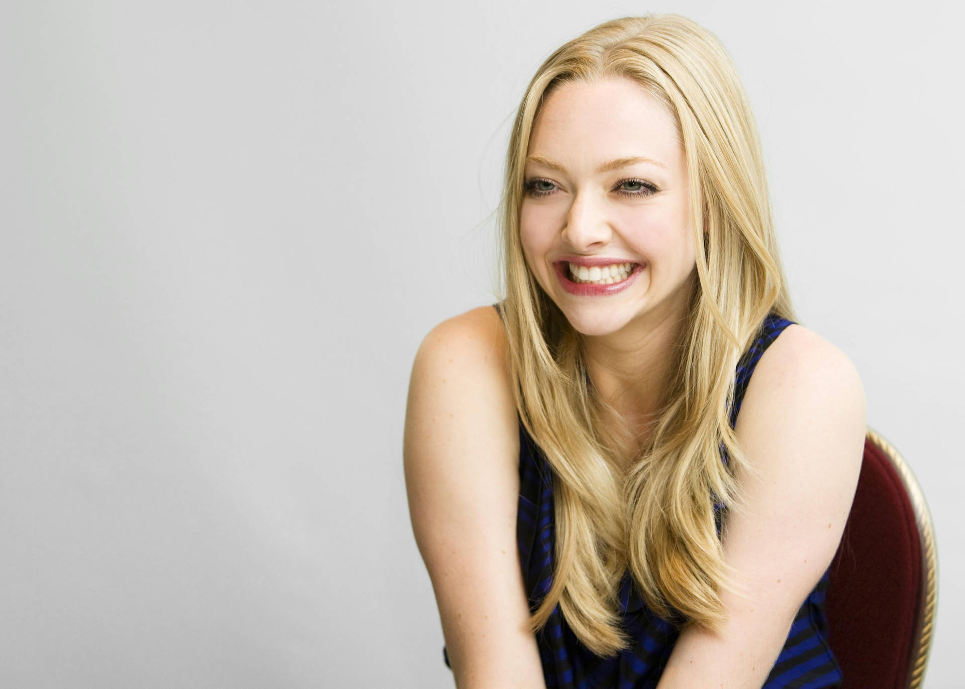 New Amanda Seyfried Actress 2021 Wallpapers