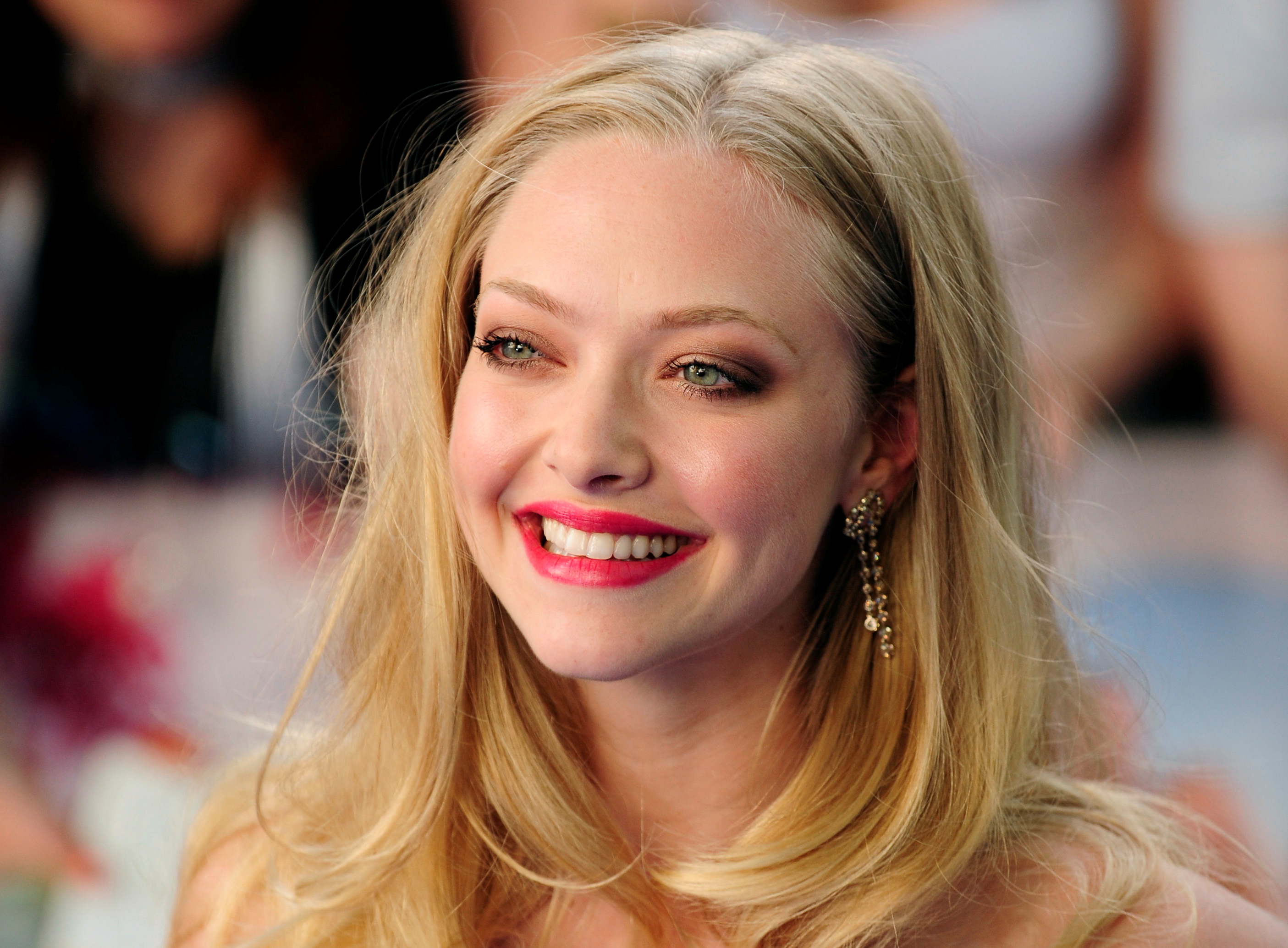 New Amanda Seyfried Actress 2021 Wallpapers