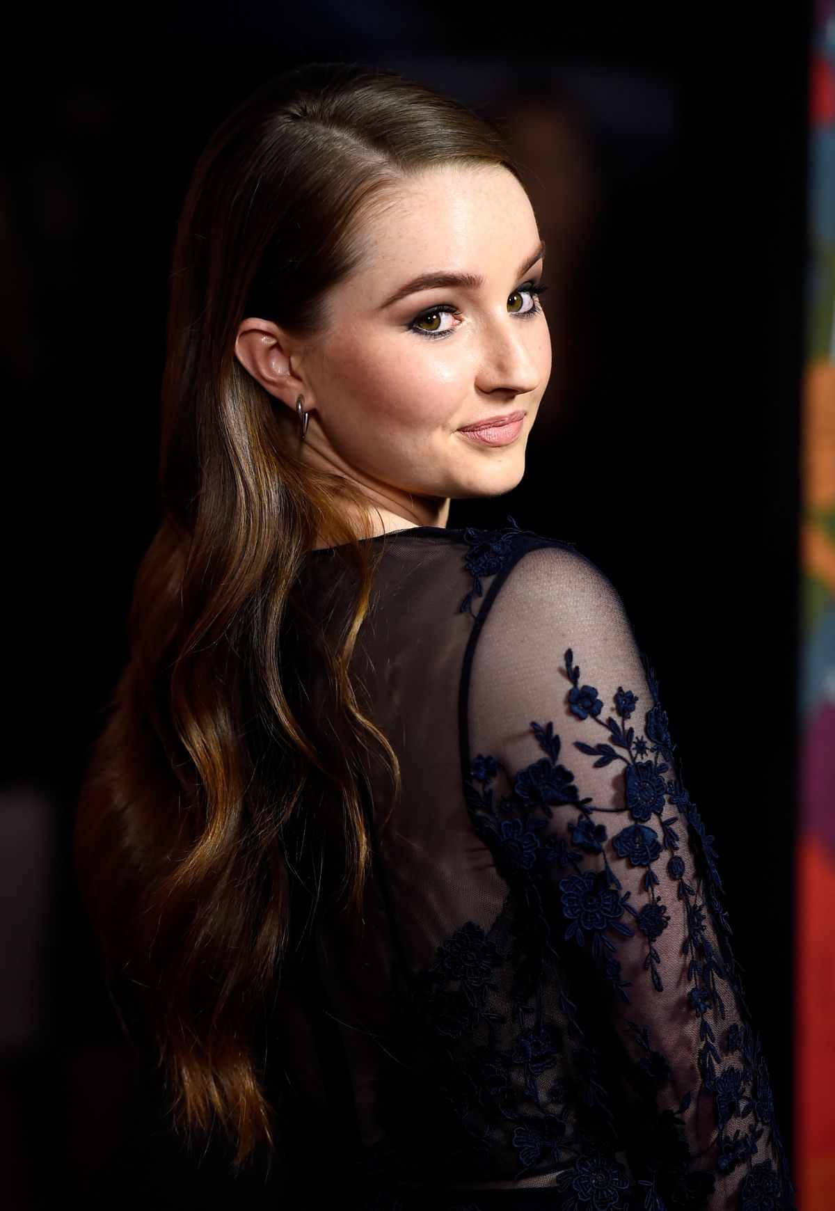 New Kaitlyn Dever Wallpapers