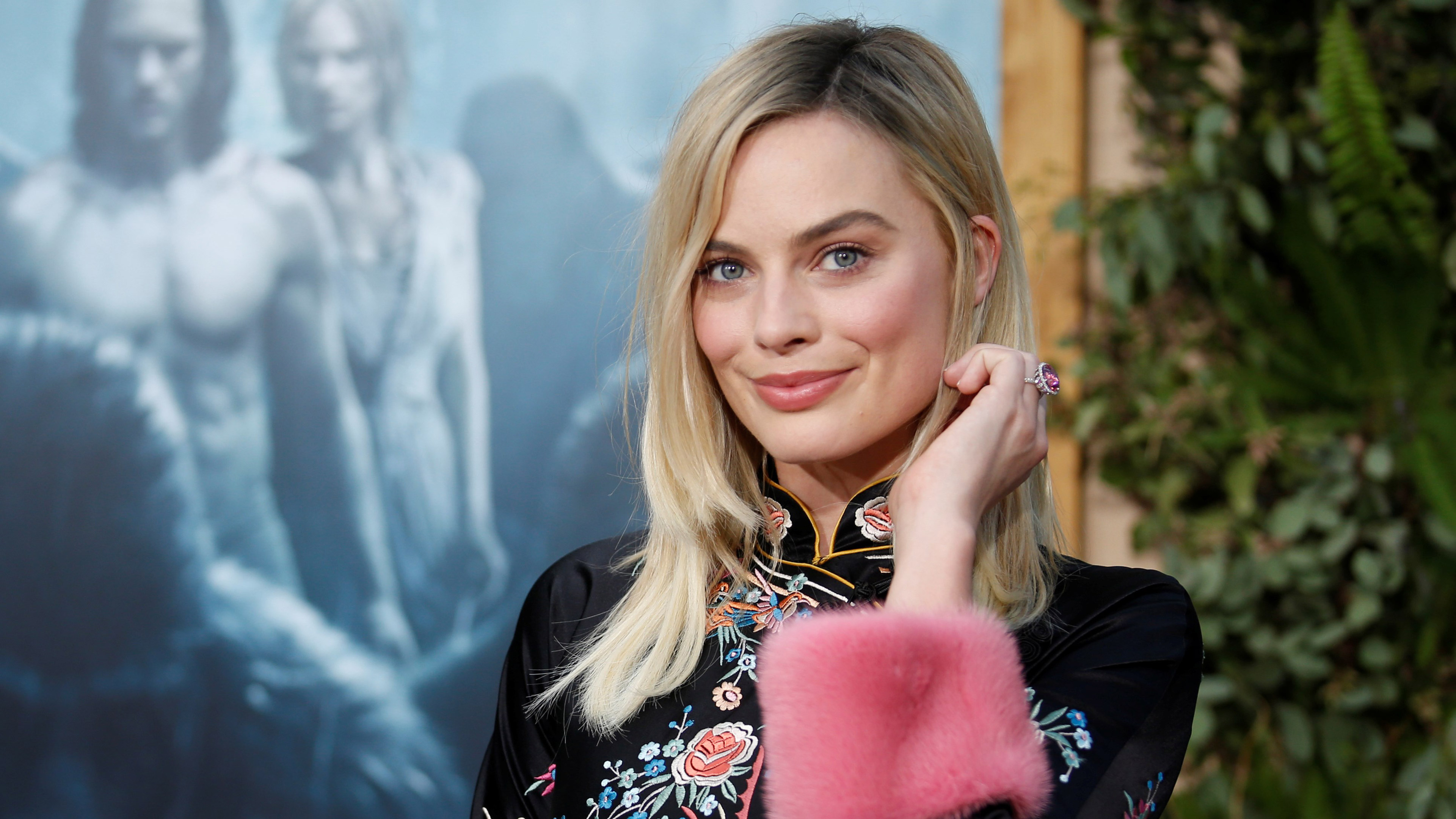 New Margot Robbie Wallpapers