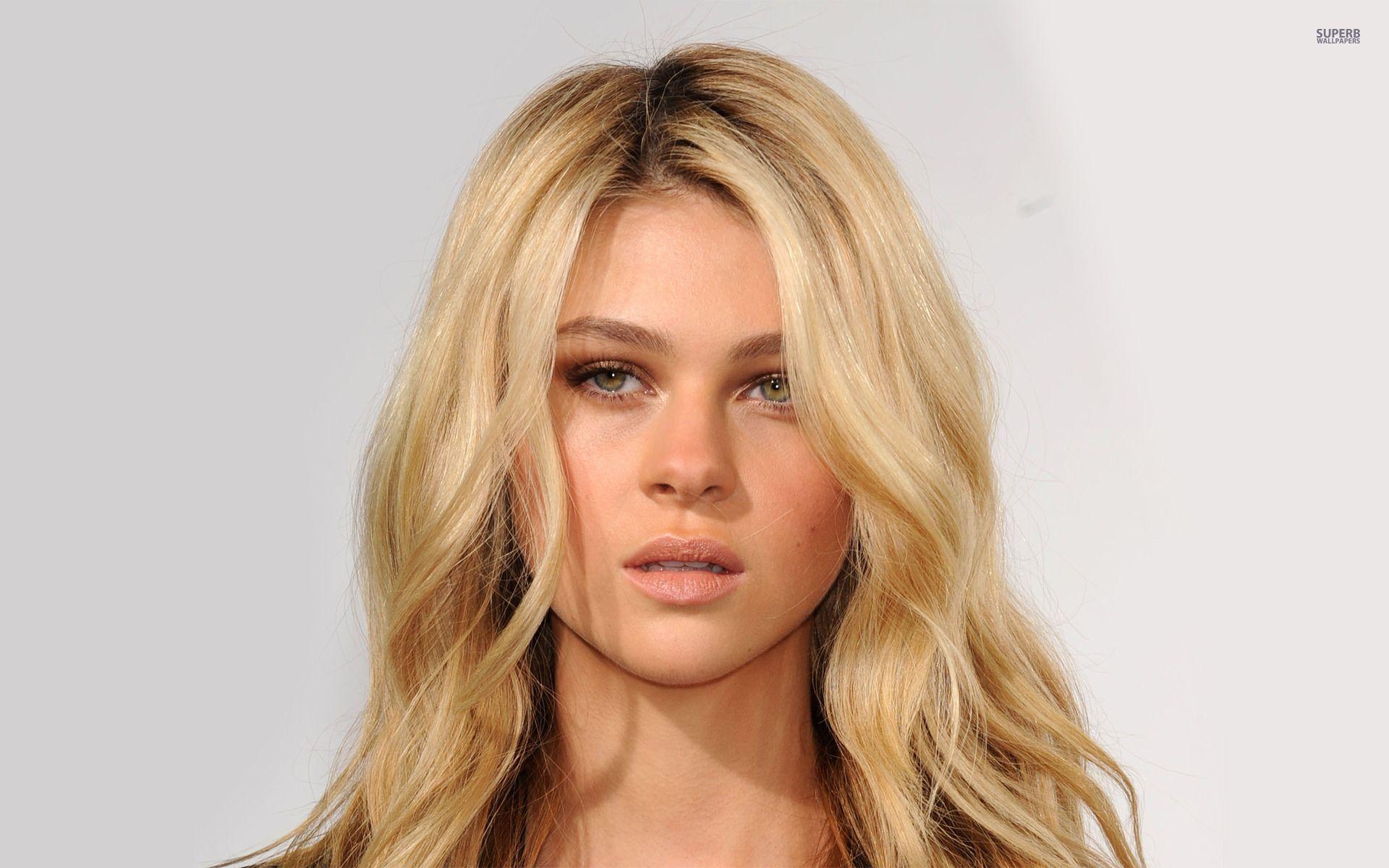 Nicola Peltz In 2017 Wallpapers