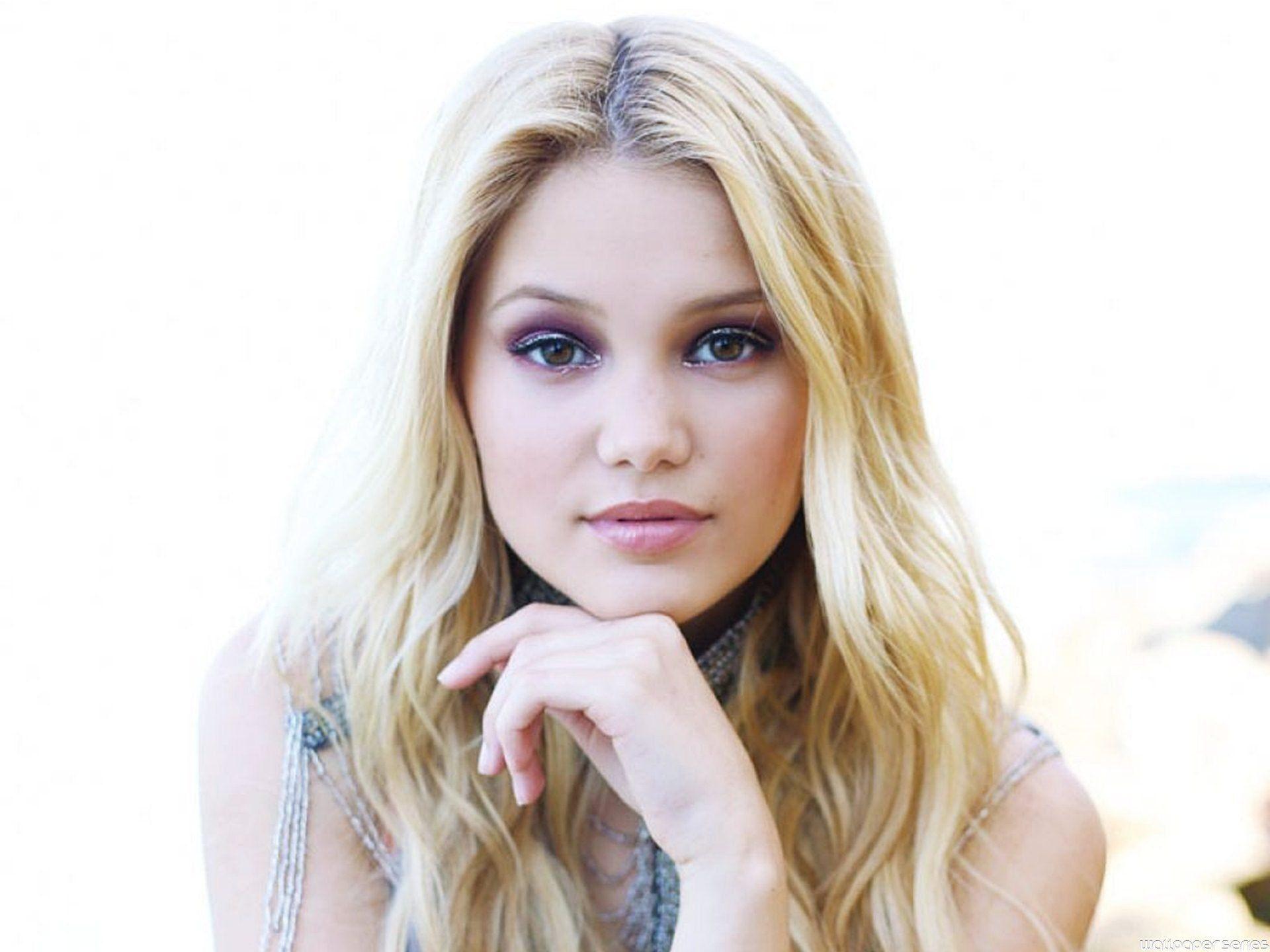 Olivia Holt 4K Wallpapers