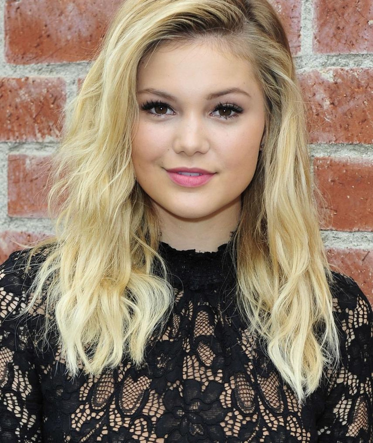 Olivia Holt Actress Portrait 2021 Wallpapers