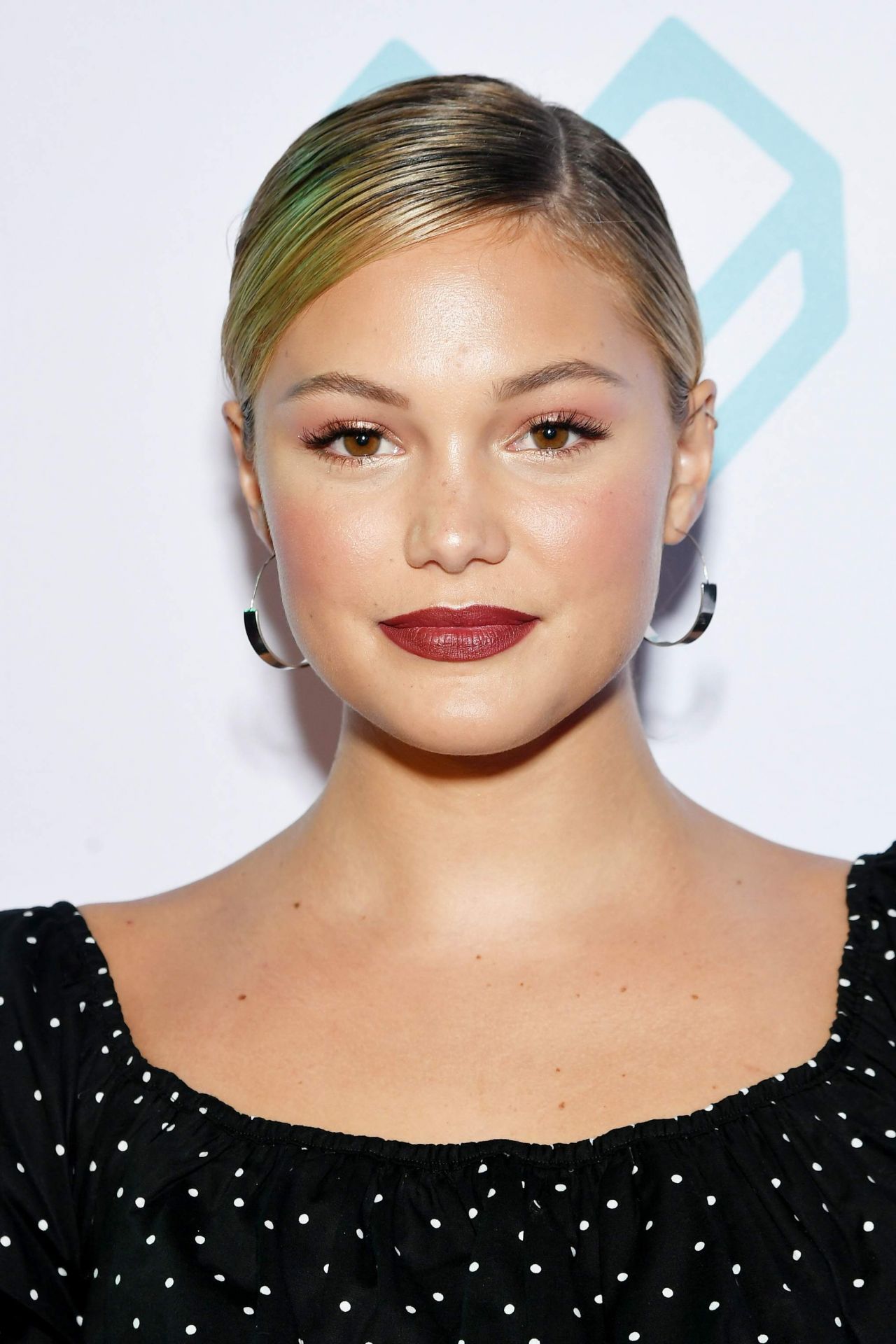 Olivia Holt Comic Con Wallpapers