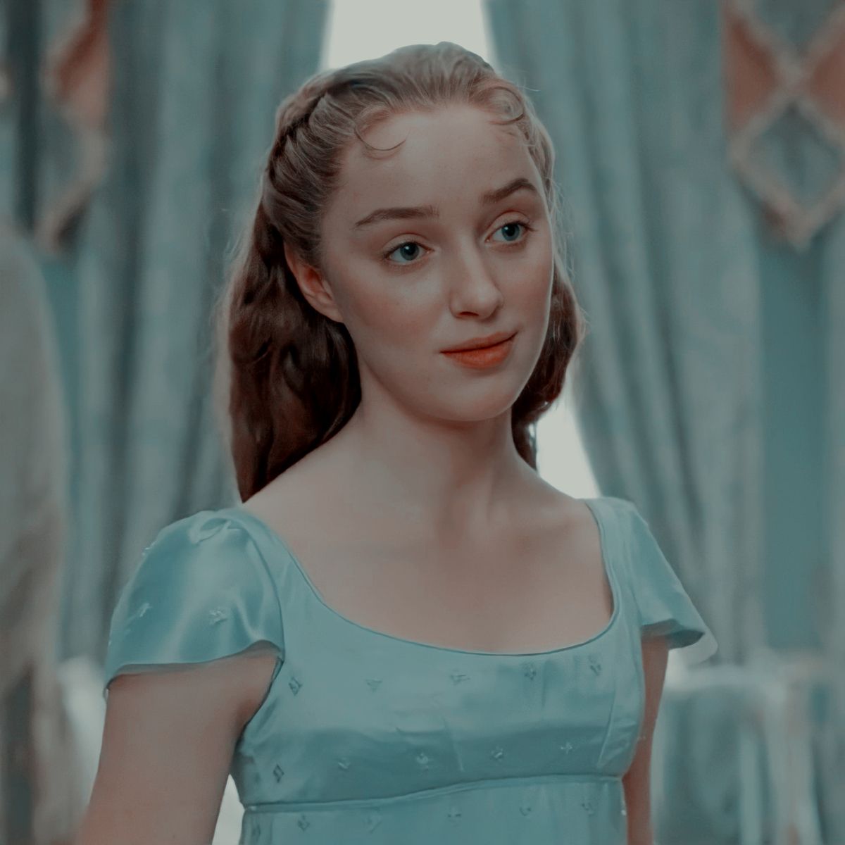 Phoebe Dynevor Cute 2021 Wallpapers