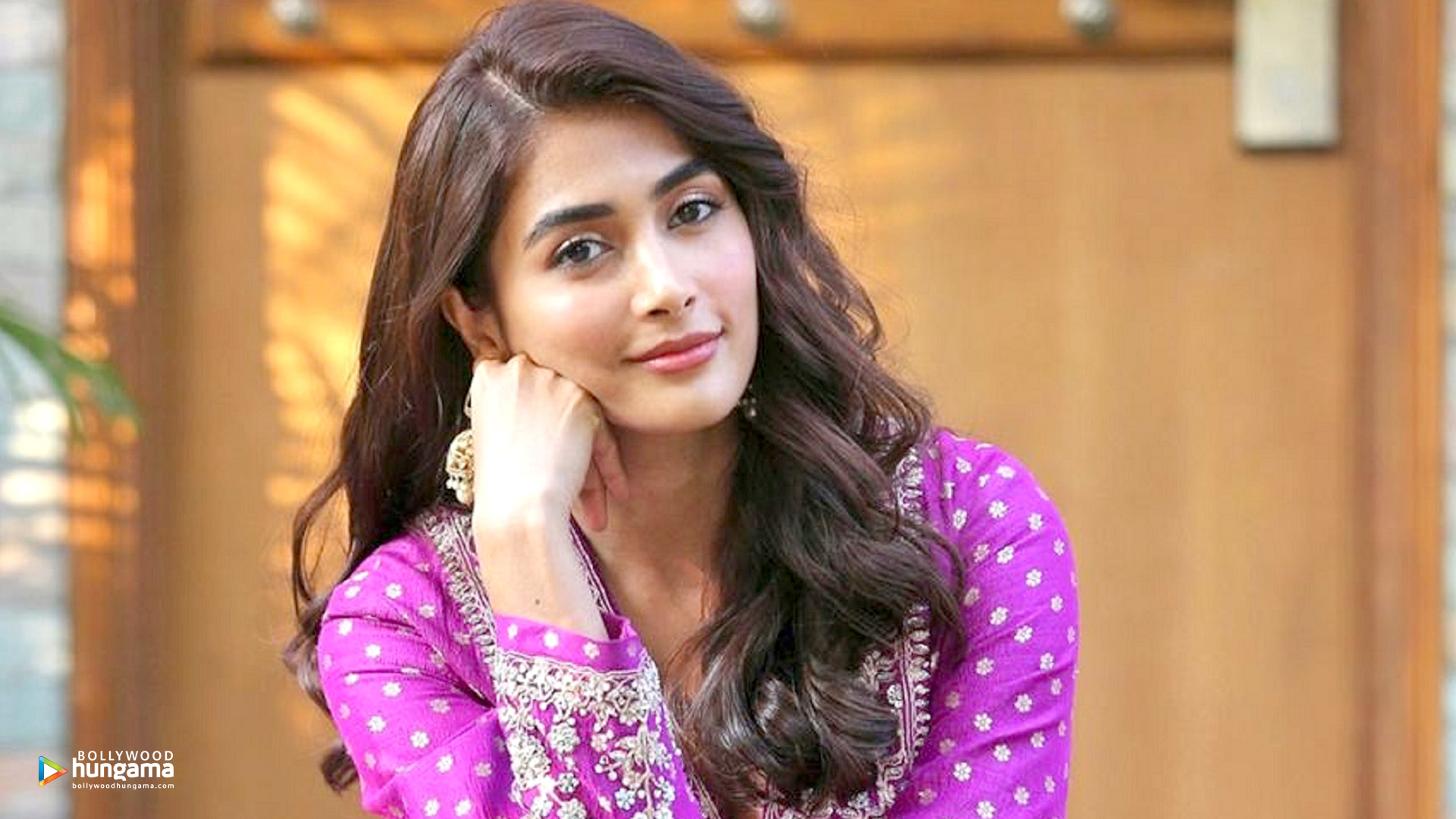 Pooja Hegde Wallpapers