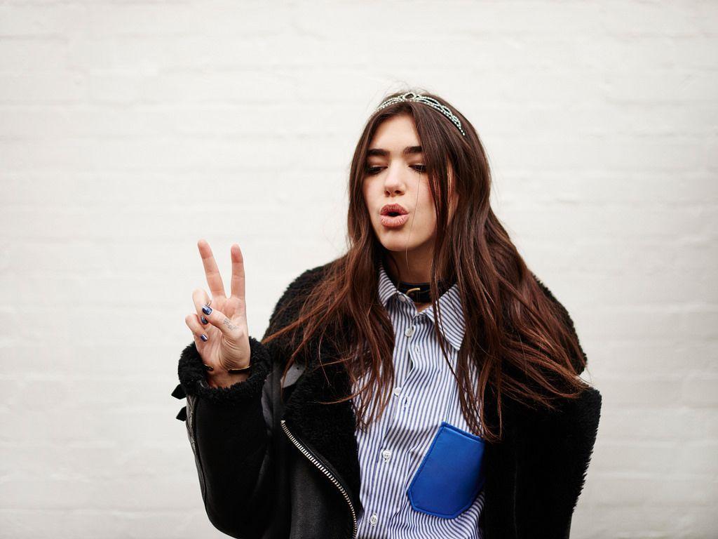 Pretty Dua Lipa Wallpapers