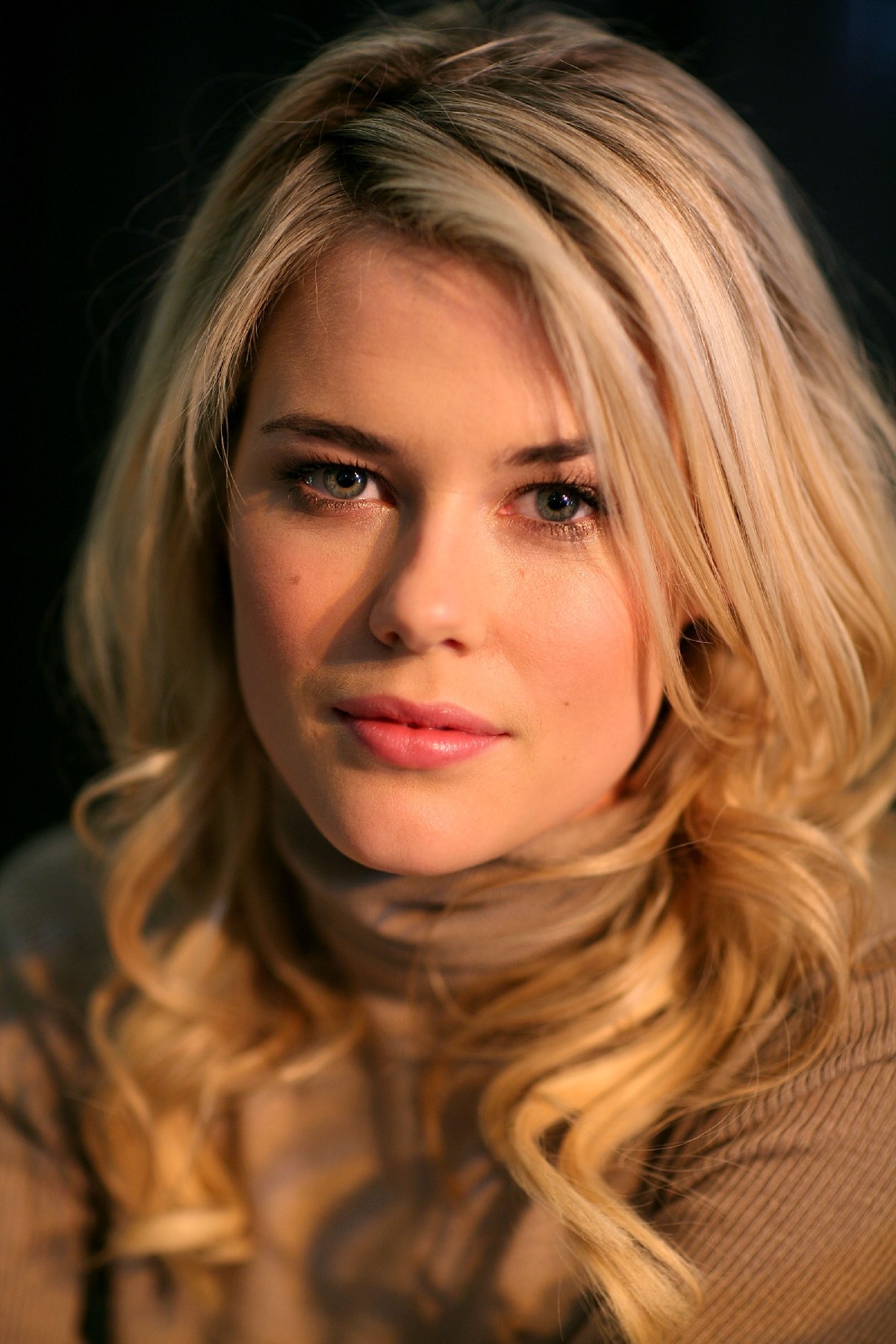 Rachael Taylor Wallpapers