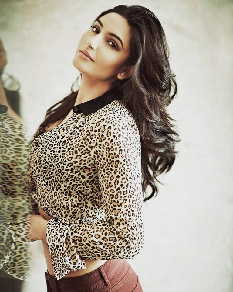 Ragini Dwivedi Wallpapers