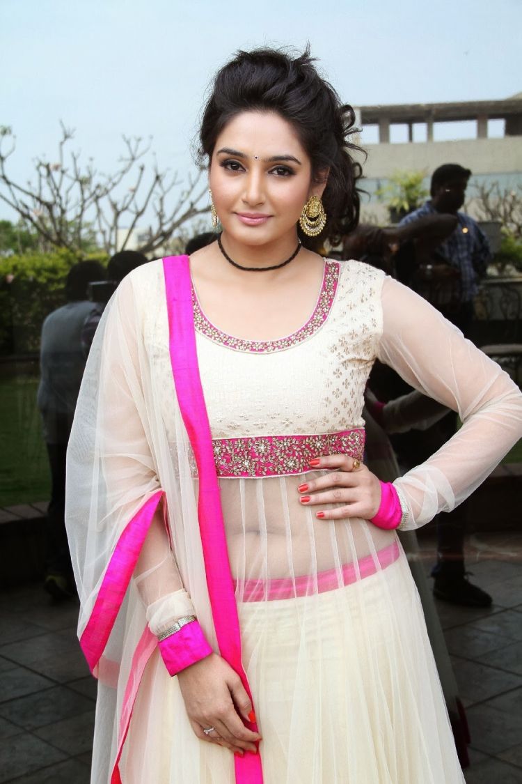 Ragini Dwivedi Wallpapers