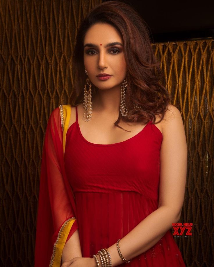 Ragini Dwivedi Wallpapers