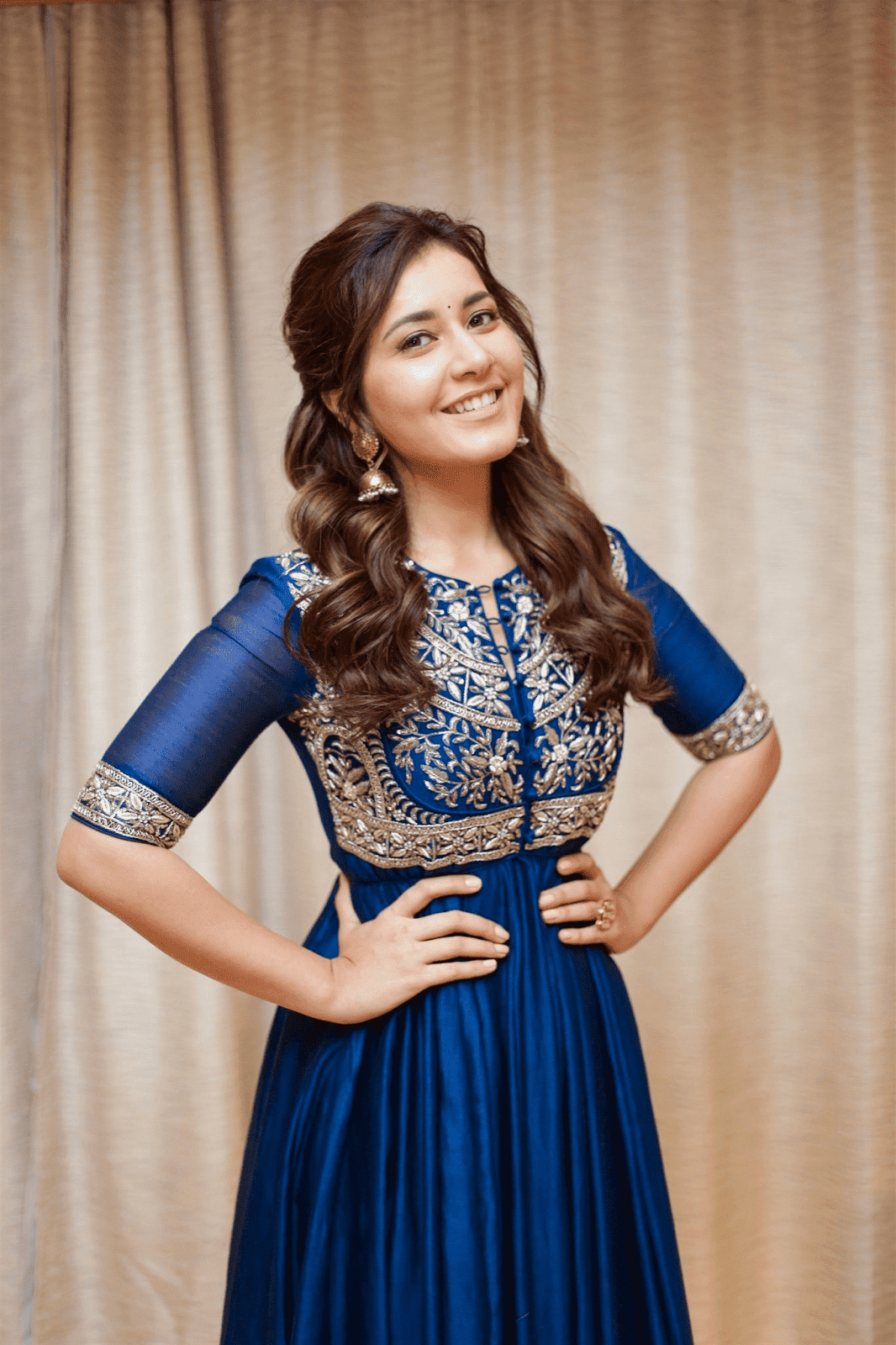 Rashi Khanna Wallpapers