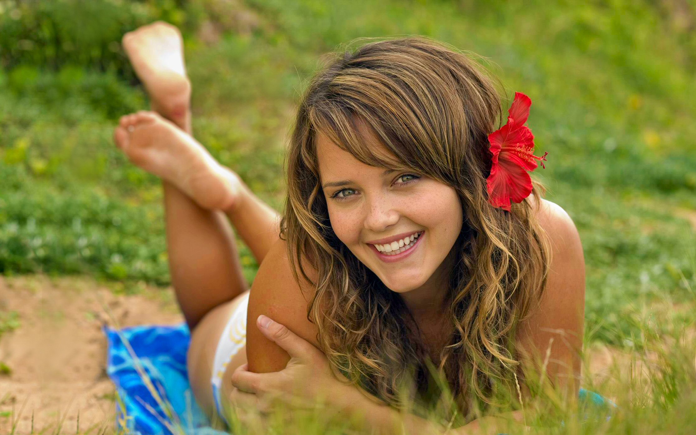 Rebecca Breeds Wallpapers