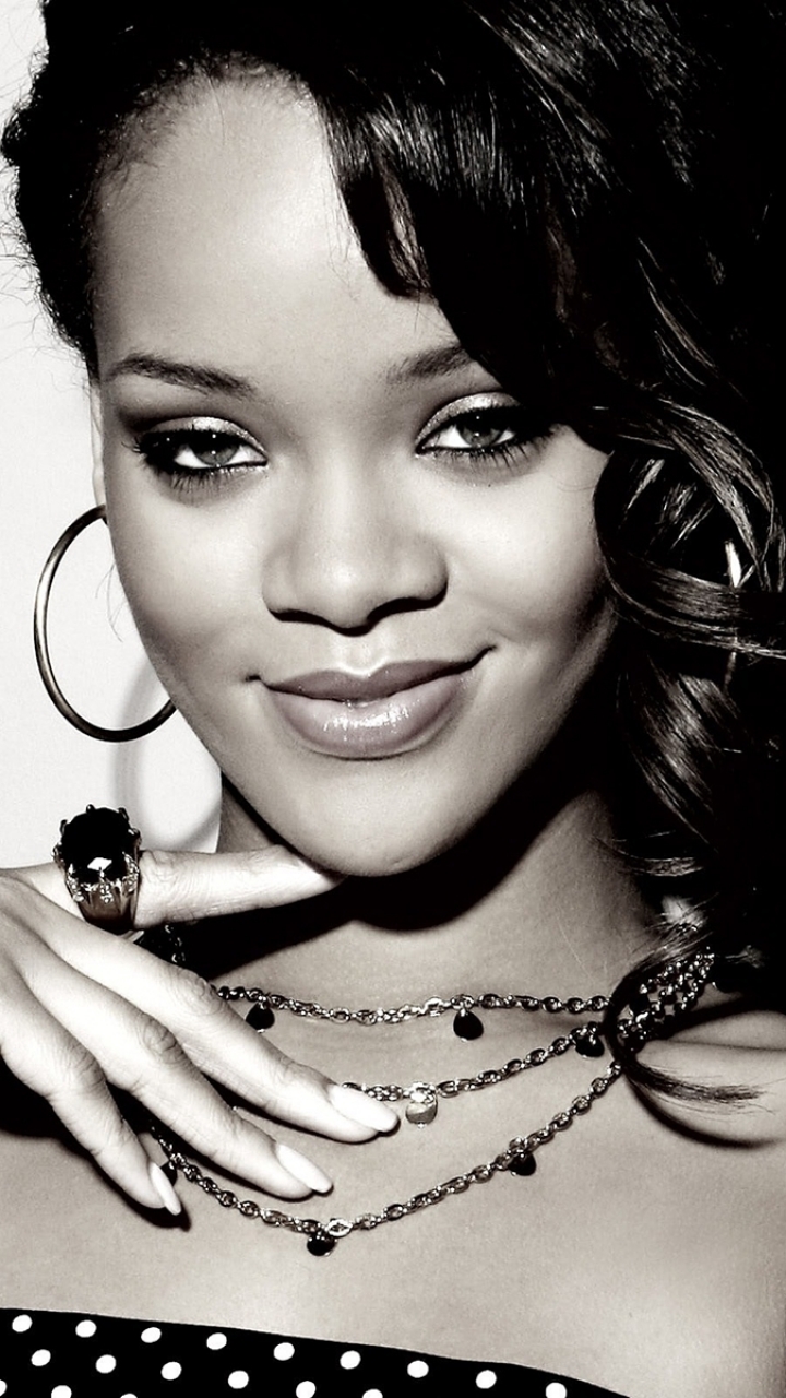 Rihanna Singer Wallpapers