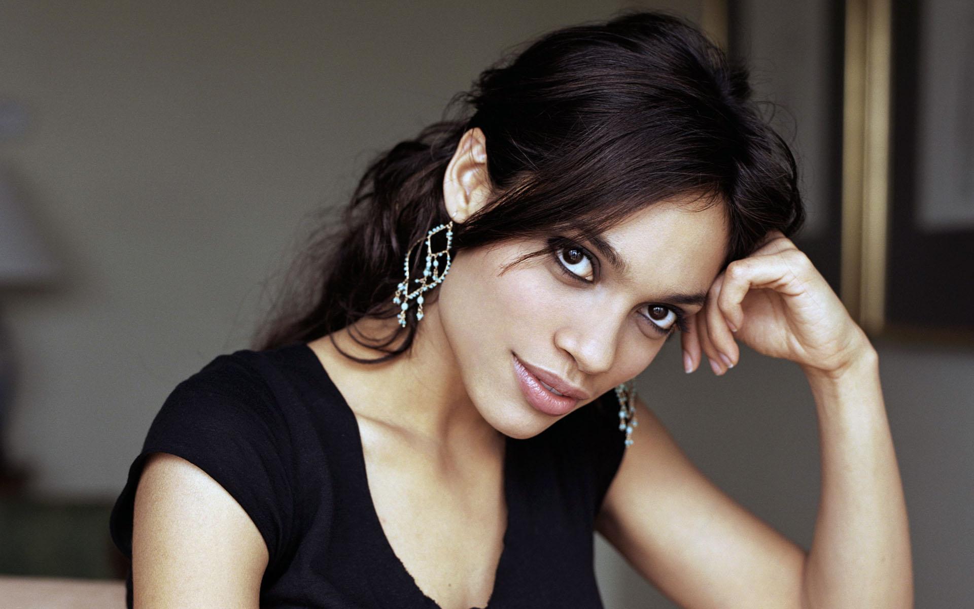 Rosario Dawson 2020 Wallpapers