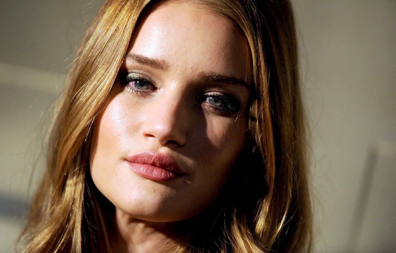 Rosie Huntington Whiteley Wallpapers