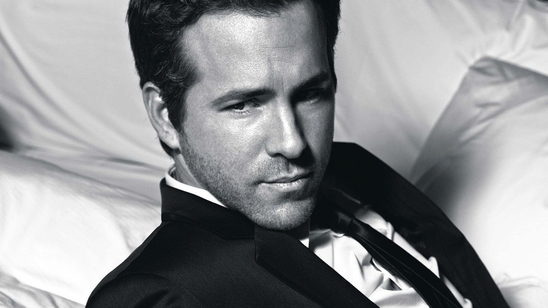 Ryan Reynolds Portrait Wallpapers